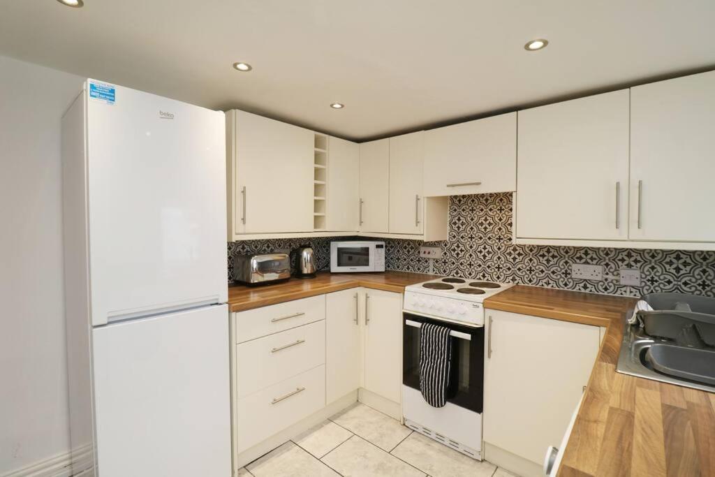 2 Bedroom Characterful House Lancaster Luaran gambar